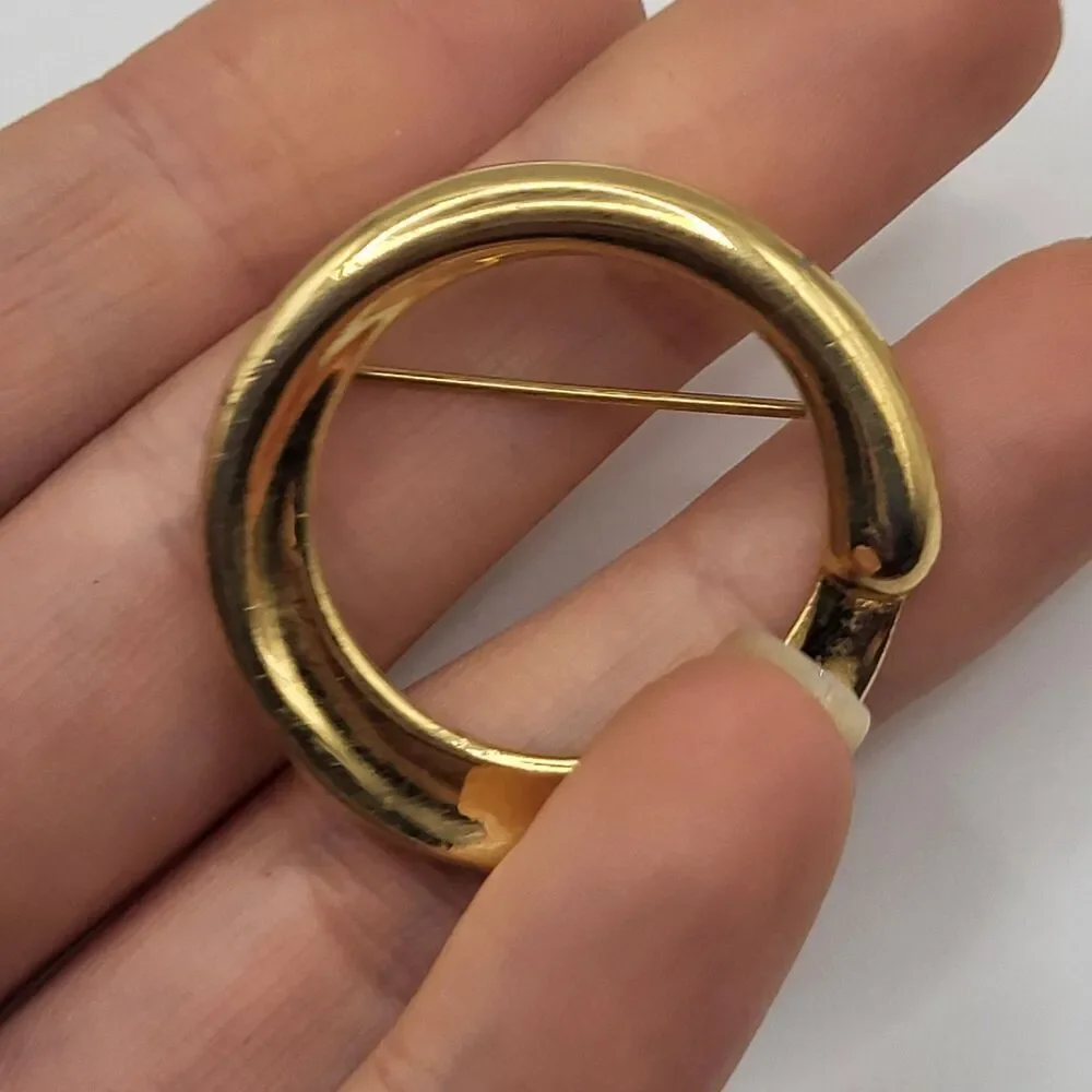 Vintage Minimalist Brooch Signed Monet Gold Tone PIN 1.25” Round Pendant MCM